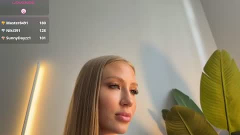 Hello Im Eva New there online show from August 4, 6:10 am