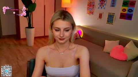 eva_virel online show from August 5, 3:32 pm