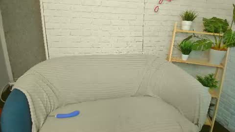 Hi Im Eva new here online show from July 17, 4:51 pm