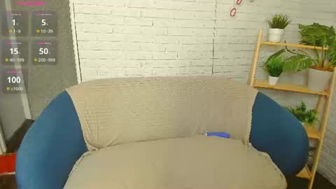 Hi Im Eva new here online show from July 26, 5:40 pm