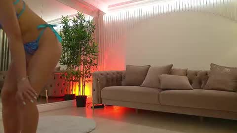 EvaBerry online show from August 17, 5:23 am