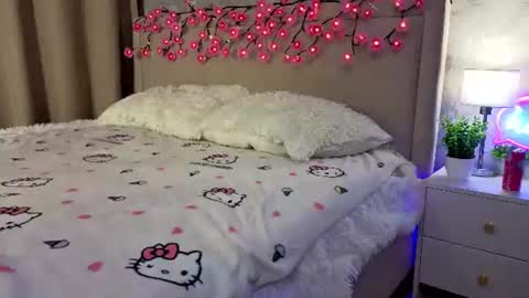 evablondes online show from August 13, 12:35 am