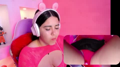 EvaBloom online show from August 9, 8:54 pm