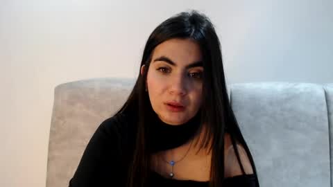 evacollins12 online show from August 5, 1:25 am