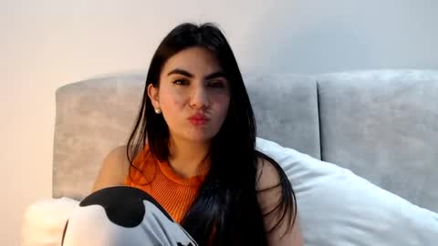 evacollins12 online show from August 7, 2:33 am