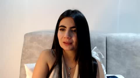 evacollins12 online show from August 11, 11:07 pm