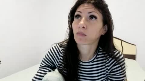 hornycrissyyourlove online show from July 26, 3:33 am