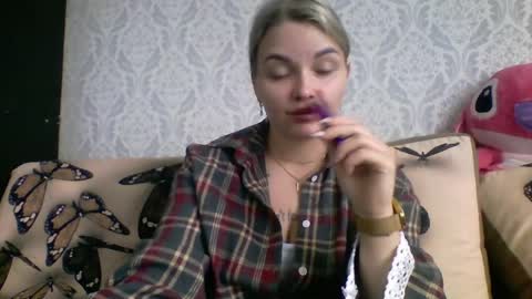 evadelicious_ online show from July 1, 9:32 am