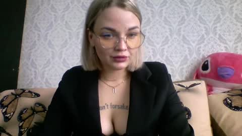 evadelicious_ online show from July 2, 7:31 am
