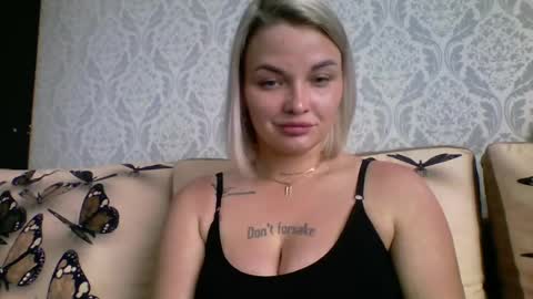 evadelicious_ online show from July 10, 11:16 am
