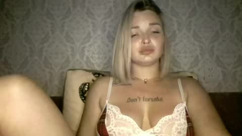 evadelicious_ online show from August 7, 4:07 pm