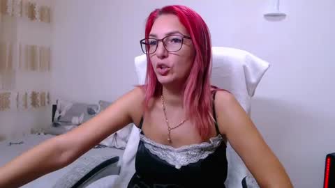 EvadesireONE online show from August 11, 7:27 pm
