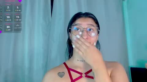 Evah Lee online show from August 14, 10:41 am
