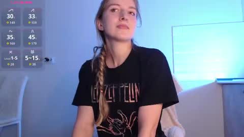 evahailey_ online show from August 1, 6:30 am
