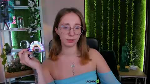 evalora online show from August 9, 9:27 pm