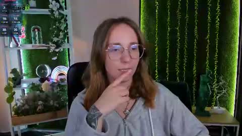 evalora online show from August 10, 3:08 am