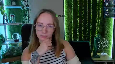 evalora online show from August 12, 10:23 pm