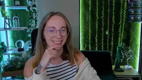 evalora online show from August 12, 11:29 pm