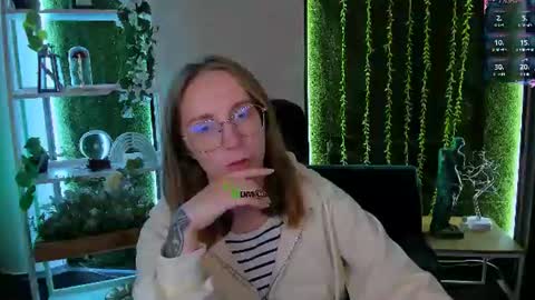 evalora online show from August 13, 2:14 am