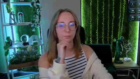 evalora online show from August 13, 3:20 am