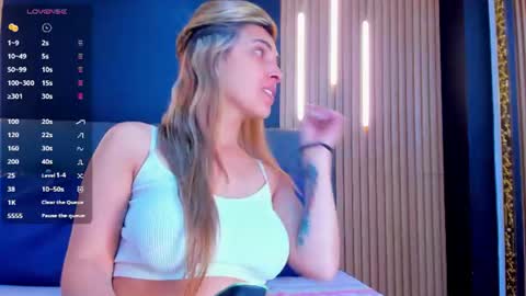 evaloviaa_ online show from August 18, 1:28 pm