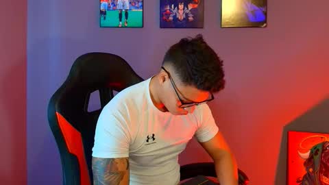 evan_greey online show from March 6, 6:04 pm