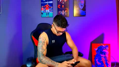 evan_greey online show from March 7, 4:09 am