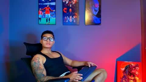 evan_greey online show from May 26, 5:41 am