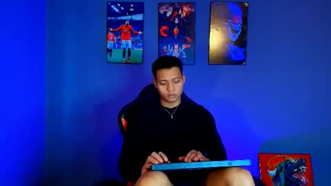 evan_greey online show from August 18, 5:41 pm