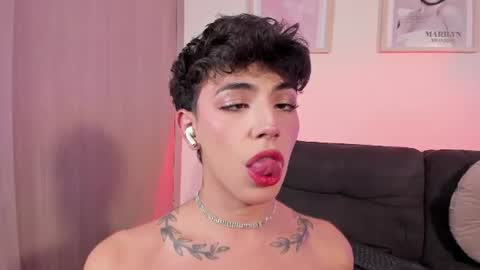 Evan voss  help me get 200 likesindependent model online show from August 6, 10:42 pm