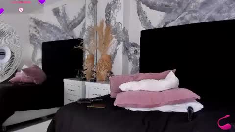 Evangeline Preston  online show from August 14, 11:47 am