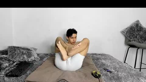 evans_collins24 online show from July 27, 4:51 am
