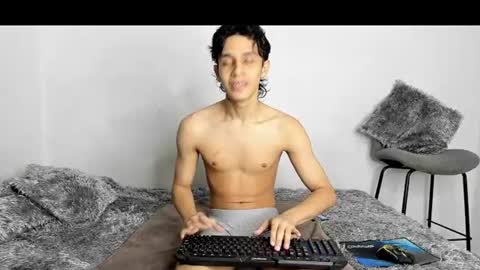 evans_collins24 online show from July 29, 5:03 am