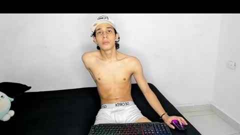 evans_collins24 online show from August 16, 2:26 am