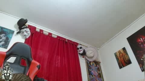 evans_xy online show from August 8, 5:46 pm