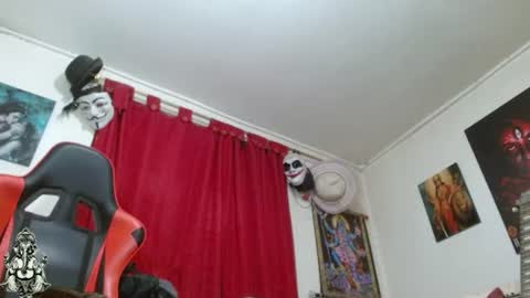 evans_xy online show from August 8, 7:58 pm