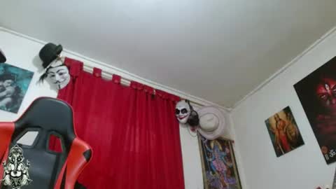 evans_xy online show from August 12, 5:37 pm