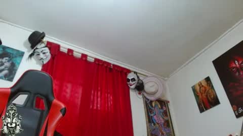 evans_xy online show from August 12, 6:43 pm