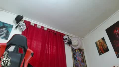 evans_xy online show from August 12, 7:49 pm