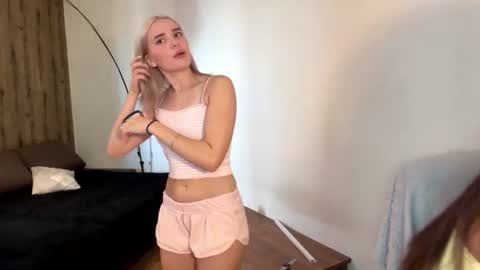 EvaSwettie online show from September 8, 5:03 am