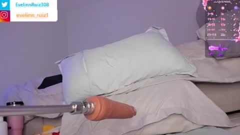 eveliin_ruiz online show from August 28, 8:07 pm