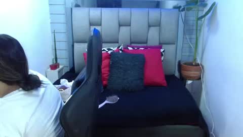 evelin zaens online show from August 4, 4:53 am
