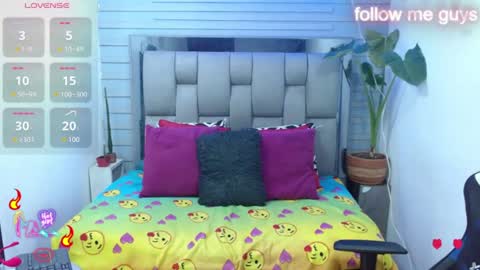 evelin zaens online show from August 14, 11:25 am