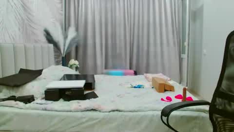 evelove online show from July 29, 7:32 pm