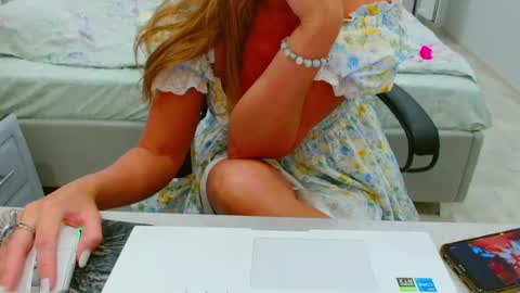 evelove online show from August 1, 5:30 pm