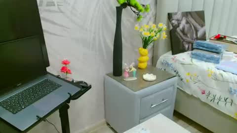 evelove online show from August 5, 11:03 pm