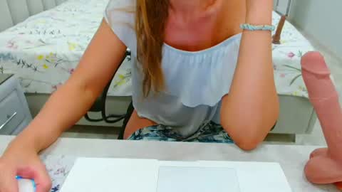 evelove online show from August 7, 9:59 pm