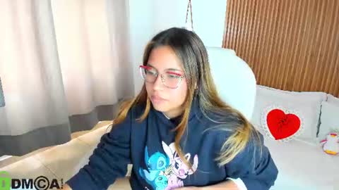 evely_crosss online show from August 6, 5:23 pm