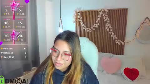 evely_crosss online show from August 10, 3:24 pm
