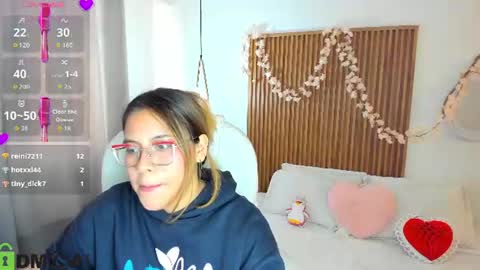 evely_crosss online show from August 10, 5:47 pm